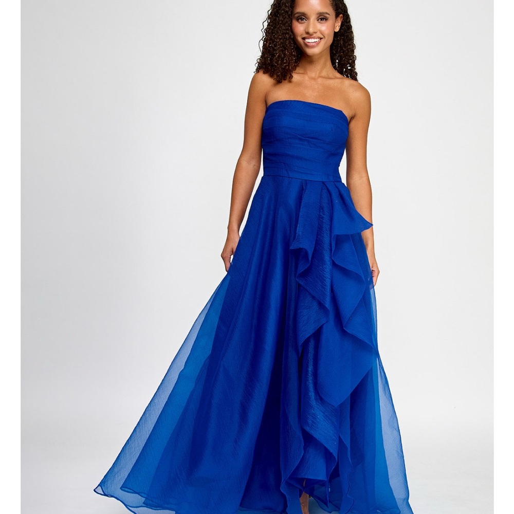 Blue strapless prom dress